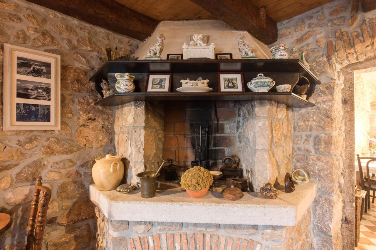 Holiday Home Bozanic Врбник Экстерьер фото